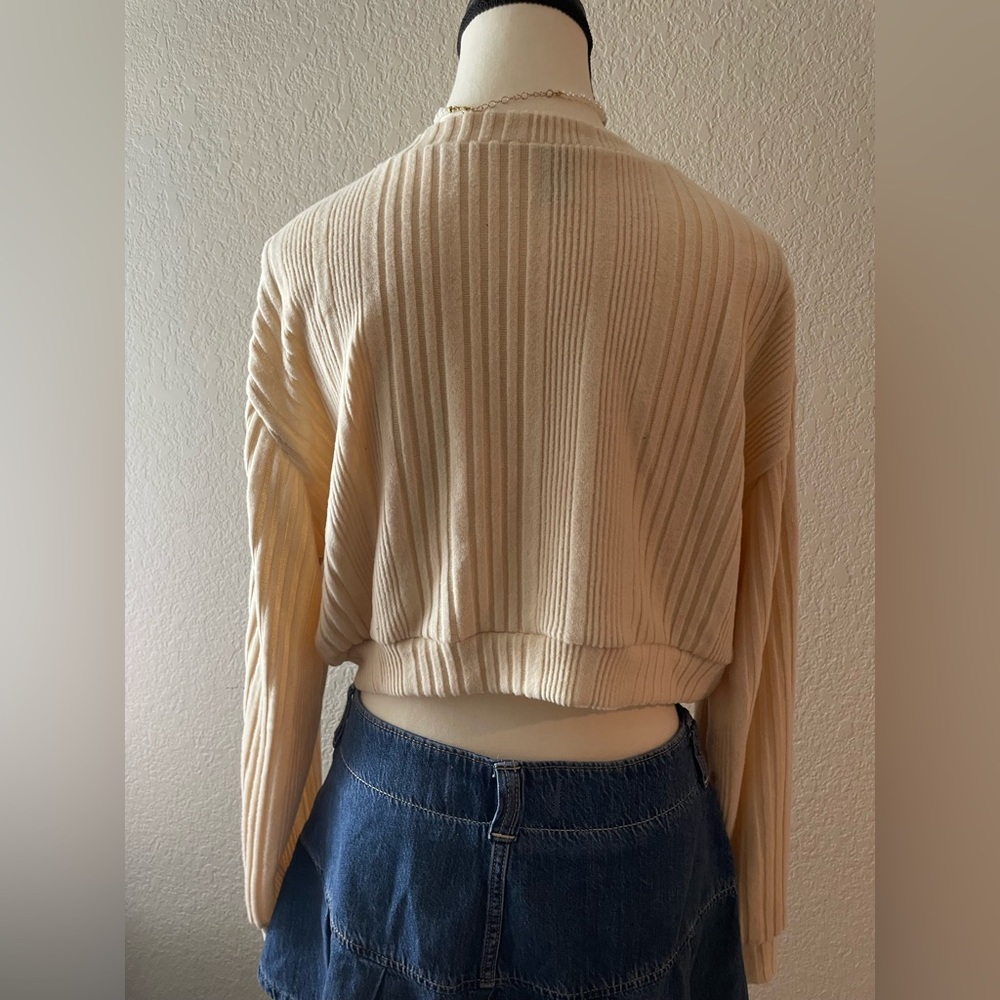 Beige Ribbed Crop Top - Picture 3 of 3